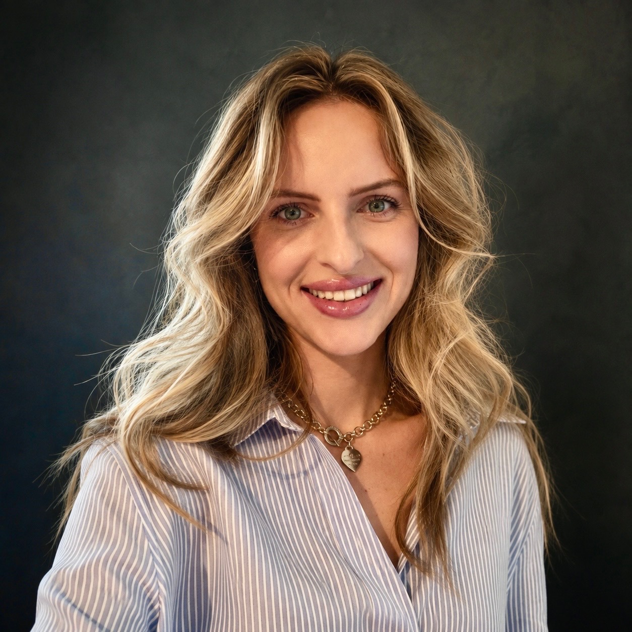 Taylor, Community Manager